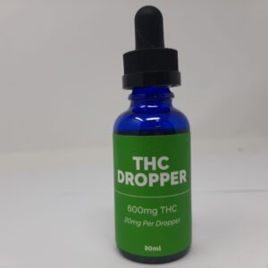 Entdecken Sie die Kraft der Präzision: Köp THC-Dropper – 600 MG – 30ML von Canadian Edibles Herzlich willkommen in einer Welt, in der Wohlbefinden und bewusste Entspannung Hand in Hand gehen. Haben Sie sich jemals nach einer unkomplizierten, diskreten und vor allem genau dosierbaren Methode gesehnt, um die vielseitigen Vorzüge von THC für sich zu entdecken? Dann halten Sie Ausschau, denn Ihr neuer Begleiter für mehr Ausgeglichenheit ist da. Wir bei MedicStoreGermany sind stolz darauf, Ihnen ein außergewöhnliches Produkt von höchster Qualität präsentieren zu dürfen: die THC-Dropper – 600 MG – 30ML – direkt von der renommierten Marke Canadian Edibles. Dies ist mehr als nur ein Produkt; es ist Ihr persönlicher Schlüssel zu einer maßgeschneiderten Erfahrung. Stellen Sie sich vor: Ein paar Tropfen unter der Zunge genügen, um eine sanfte, kontrollierte und langanhaltende Wirkung zu entfalten. Kein Räuchern, kein Backen, kein Erraten. Nur pure, flüssige Präzision, die sich perfekt an Ihren individuellen Rhythmus und Ihre Bedürfnisse anpasst. Genau das bietet Ihnen dieser hochenwertige THC-Dropper. "Die wahre Kunst der Entspannung liegt nicht in der Stärke, sondern in der Kontrolle. Mit den THC-Droppern von Canadian Edibles wird jede Dosis zur einer bewussten Entscheidung für Ihr Wohlgefühl." – Das Team von MedicStoreGermany Drei überzeugende Gründe, warum Sie sich für diesen THC-Dropper entscheiden sollten: Unerreichte Dosiergenauigkeit für Ihr perfektes Gleichgewicht: Der integrierte Pipettenaufsatz ist Ihr Werkzeug für absolute Kontrolle. Starten Sie mit nur einem Tropfen und tasten Sie sich behutsam an Ihre ideale Dosis heran. Diese Methode der Mikrodosierung ist ideal für Einsteiger und erfahrene Nutzer gleichermaßen, die Value auf Konsistenz und Vorhersehbarkeit legen. Sie bestimmen das Tempo – nicht umgekehrt. Höchste Qualität und Reinheit von kanadischem Know-how: Canadian Edibles steht für Standards, die weltweit Maßstäbe setzen. Unser THC-Dropper wird aus sorgfältig ausgewählten, natürlichen Cannabis-Extrakten hergestellt, die unter strengsten kontrollierten Bedingungen produziert werden. So erhalten Sie ein reines, potent und von unerwünschten Zusatzstoffen befreites Produkt, auf das Sie sich voll und ganz verlassen können. Maximale Diskretion und vielseitige Anwendung: Die kleine, unauffällige Flasche passt in jede Jacken- oder Handtasche und ist Ihr diskreter Begleiter für unterwegs. Die flüssige Formel bietet zudem unendliche Möglichkeiten: Geben Sie die Tropfen einfach unter die Zunge für eine schnelle Aufnahme, oder verleihen Sie Ihrem Tee, Ihrem Smoothie oder einer kulinarischen Kreation eine besondere Note. Ihrer Kreativität sind keine Grenzen gesetzt. Drei Vorteile, die Ihr Erlebnis mit unserem THC-Dropper bereichern: Ein sanfter und langanhaltender Effekt: Im Gegensatz zum inhalativen Konsum setzt die Wirkung der Tropfen sanfter ein und hält länger an. Dies fördert eine tiefgreifende, ganzkörperliche Entspannung, die ideal ist, um nach einem langen Tag abzuschalten, die Sinne zu schärfen oder einfach nur die Muße des Moments zu genießen. Schonend und diskret im Konsum: Sie schonen Ihre Atemwege, da auf das Räuchern oder Verdampfen vollständig verzichtet wird. Die Einnahme ist geruchlos und völlig lautlos – ob zu Hause auf dem Sofa, in einer ruhigen Minute im Park oder auf Reisen. Exzellentes Preis-Leistungs-Verhältnis: Mit satten 600 MG THC auf 30 ML erhalten Sie eine äußerst ergiebige Formel. Eine Flasche reicht für eine sehr lange Zeit, was dieses Produkt zu einer äußerst wirtschaftlichen und nachhaltigen Wahl für Ihren persönlichen Vorrat macht. Häufig gestellte Fragen (FAQ): 1. Wie dosiere ich die THC-Dropper am besten? Wir empfehlen immer mit einer niedrigen Dosis zu starten. Beginnen Sie mit 1 Tropfen (ca. 1 ML entspricht je nach Produkt etwa 20 MG THC – bitte Packungsbeilage beachten) und warten Sie mindestens 60-90 Minuten, um die volle Wirkung zu spüren. Sie können die Dosis bei Bedarf beim nächsten Mal behutsam erhöhen. Denken Sie immer daran: Sie können immer mehr hinzufügen, aber nie weniger. 2. Warum soll ich bei MedicStoreGermany einkaufen? MedicStoreGermany ist Ihr vertrauenswürdiger Partner für qualitativ hochwertige Cannabis-Produkte. Wir stehen für Transparenz, diskreten Versand und exzellenten Kundenservice. Jedes Produkt in unserem Sortiment,包括 diese THC-Dropper von Canadian Edibles, wird von unserem Team sorgfältig ausgewählt und auf seine Qualität und Authentizität geprüft. Ihr Zufriedenheit und Sicherheit stehen für uns an erster Stelle. 3. Wie lange dauert es, bis die Wirkung eintritt, und wie lange hält sie an? Bei sublingualer Einnahme (unter der Zunge) kann die Wirkung bereits nach 15-30 Minuten eintreten, da der Wirkstoff direkt über die Mundschleimhaut aufgenommen wird. Bei Einnahme mit Nahrung oder in Getränken ähnelt der Zeitplan eher dem von klassischen Edibles (etwa 45-90 Minuten). Die Wirkung kann typically zwischen 4 und 8 Stunden anhalten, abhängig von Ihrer Dosierung, Ihrem Stoffwechsel und Ihrer Toleranz. Ihre Reise zu mehr Wohlbefinden beginnt hier Die Entscheidung für den Köp THC-Dropper – 600 MG – 30ML von Canadian Edibles ist eine Entscheidung für Kontrolle, Qualität und ein modernes Wellness-Erlebnis. Es ist die perfekte Lösung für alle, die die positiven Aspekte von THC schätzen, aber Wert auf Diskretion und eine präzise Steuerung ihrer Erfahrung legen. Zögern Sie nicht länger und gönnen Sie sich das außergewöhnliche Gefühl von purer, flüssiger Präzision. Besuchen Sie noch heute unseren Online-Shop auf MedicStoreGermany und bestellen Sie Ihr Fläschchen kanadische Spitzenqualität! Wir liefern diskret und sicher direkt zu Ihnen nach Hause.